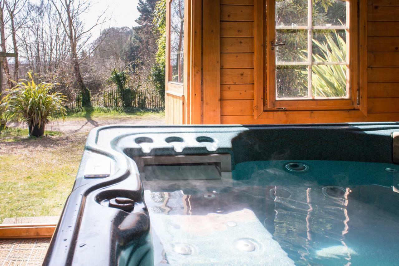 Ralph'S Barn Villa Newport  Eksteriør bilde
